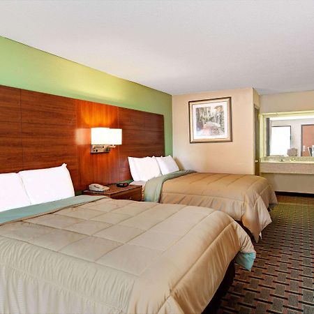 Days Inn Conover/Hickory Екстериор снимка