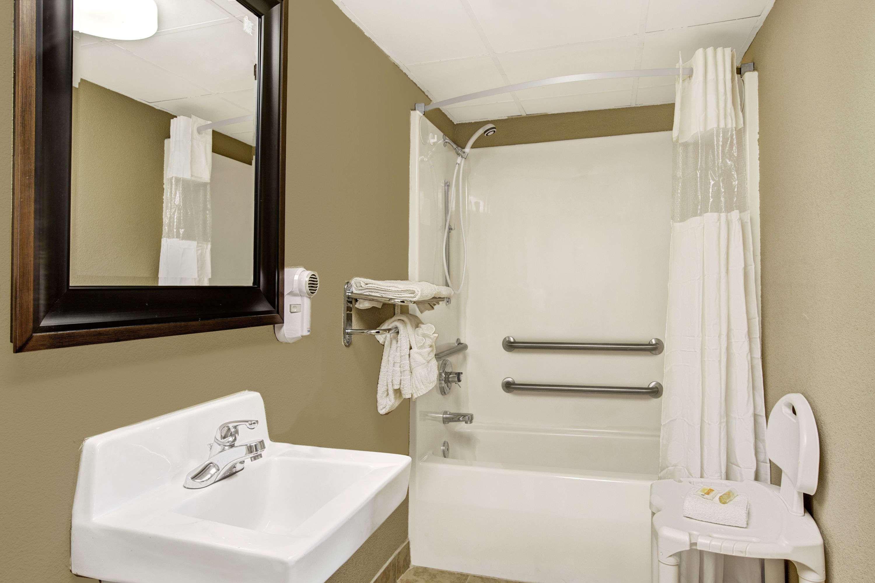 Days Inn Conover/Hickory Екстериор снимка