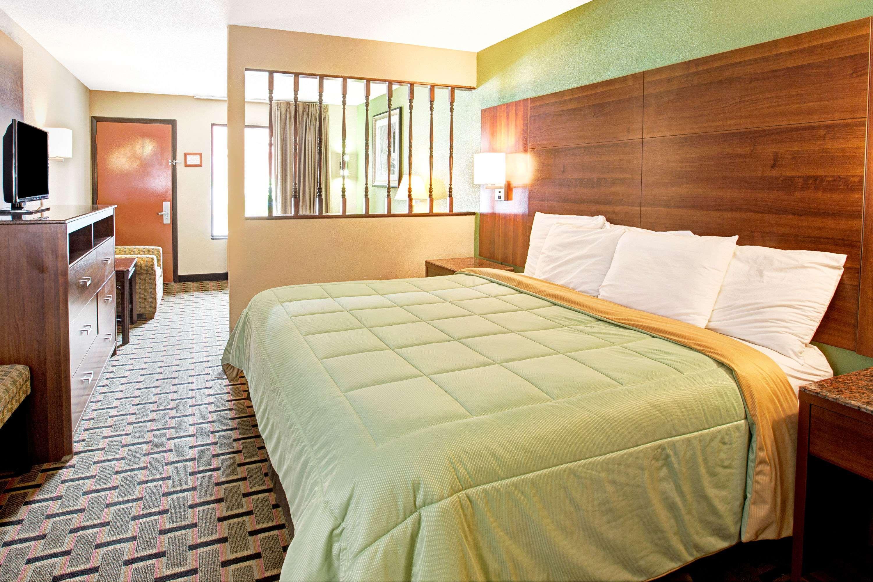 Days Inn Conover/Hickory Екстериор снимка