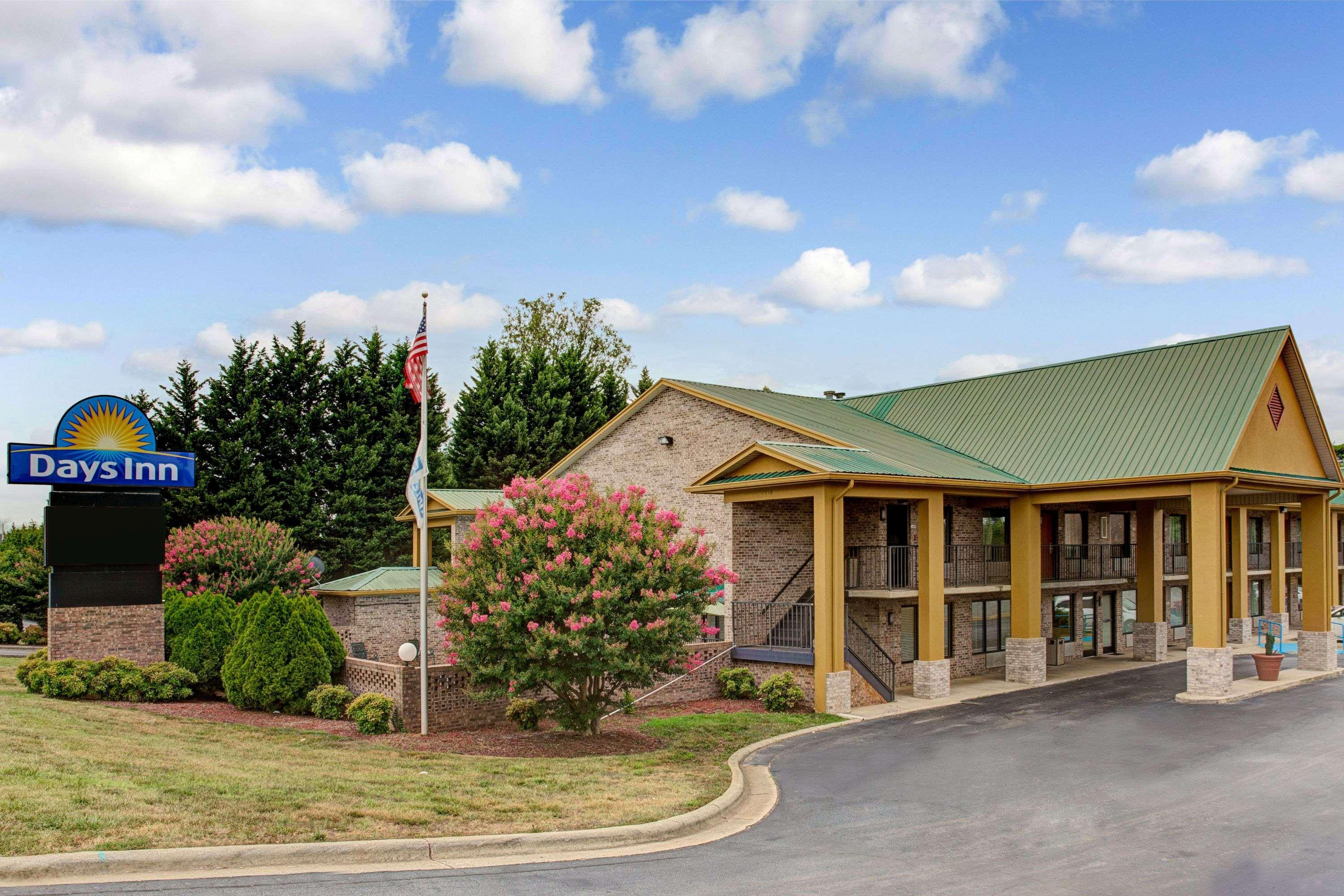 Days Inn Conover/Hickory Екстериор снимка