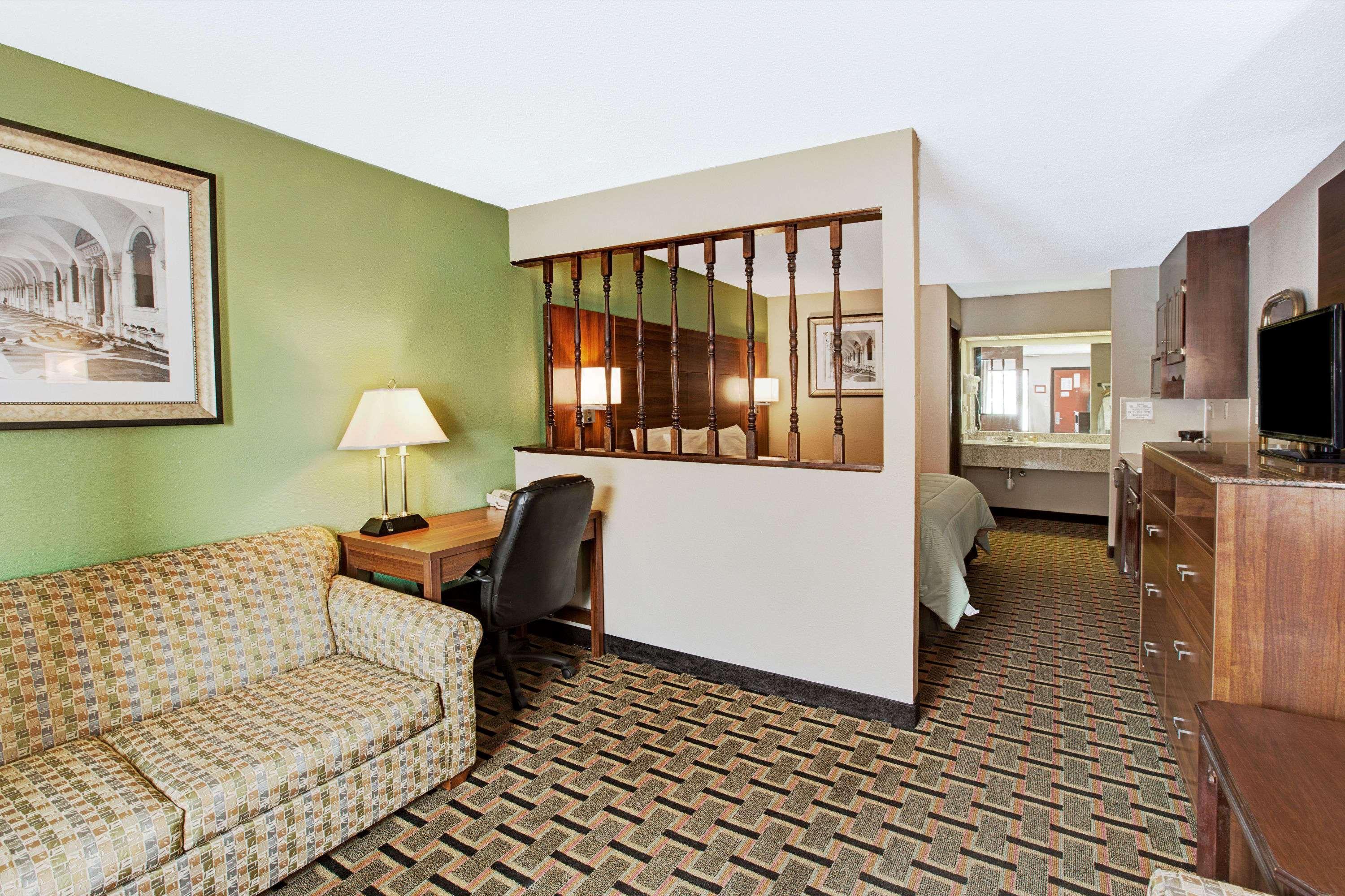 Days Inn Conover/Hickory Екстериор снимка
