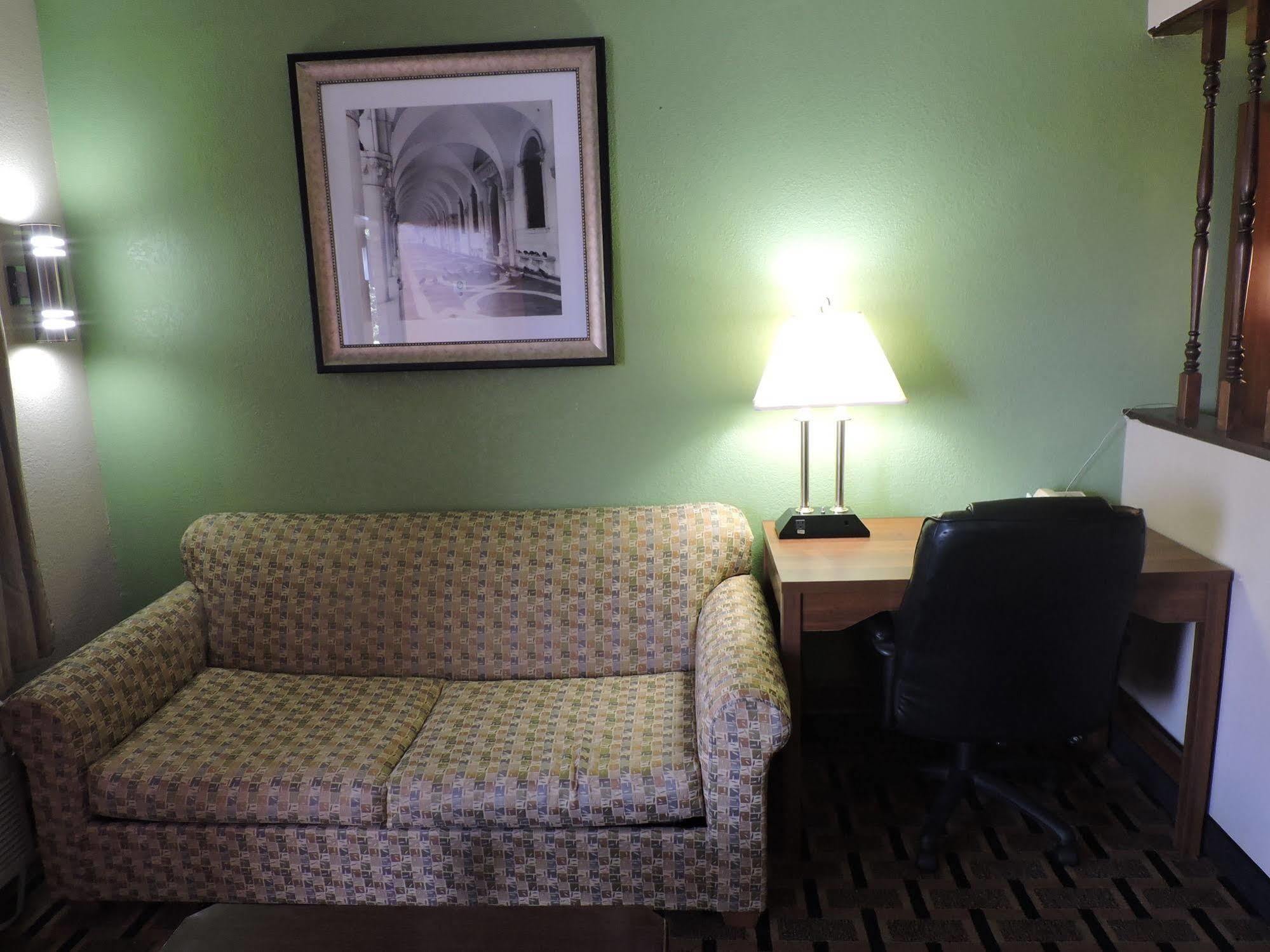 Days Inn Conover/Hickory Екстериор снимка