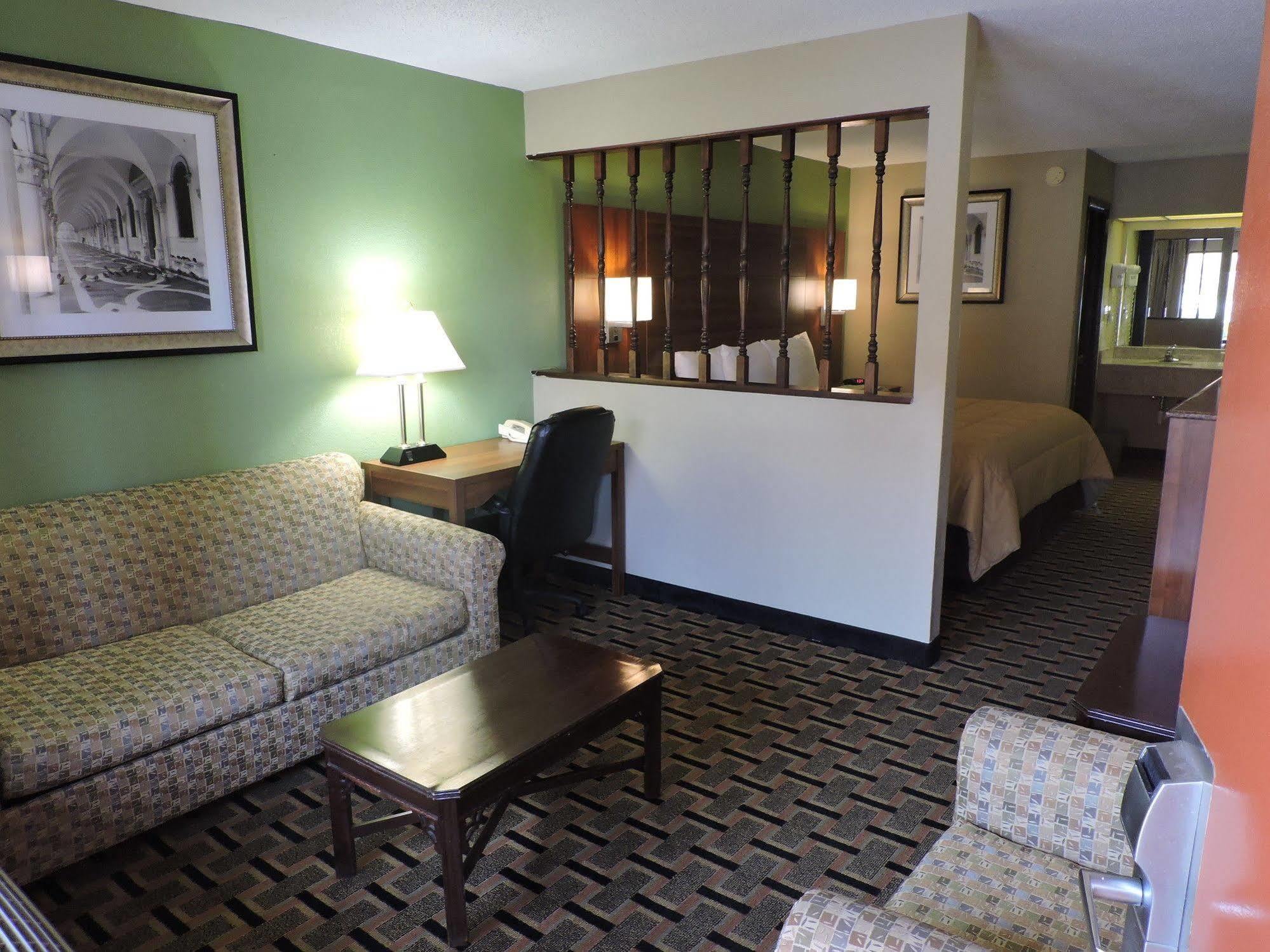 Days Inn Conover/Hickory Екстериор снимка