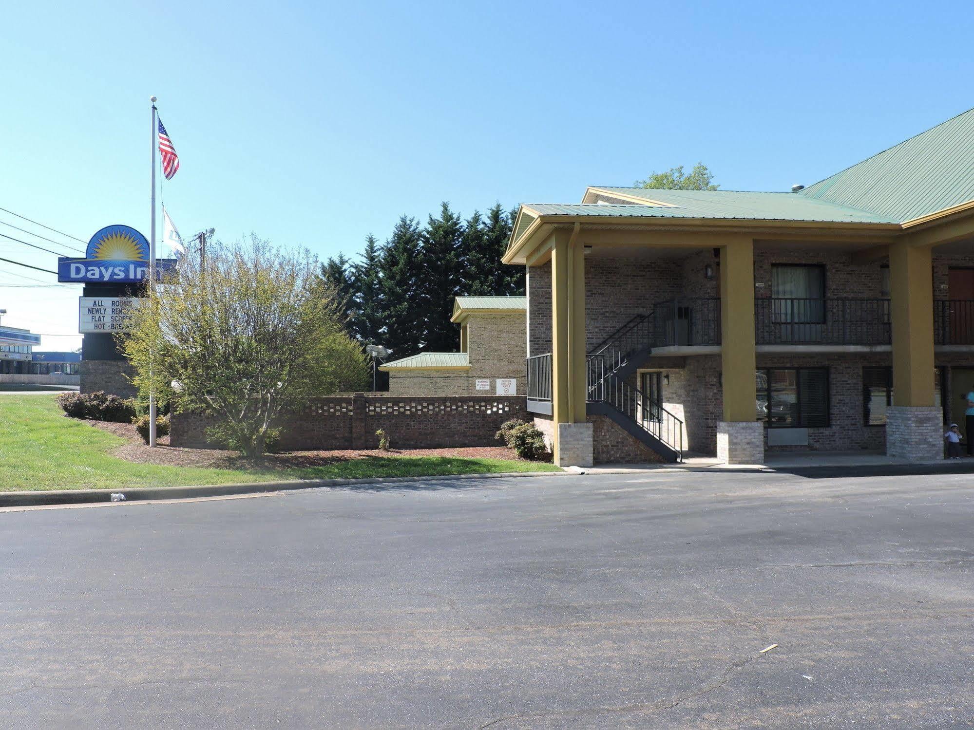 Days Inn Conover/Hickory Екстериор снимка