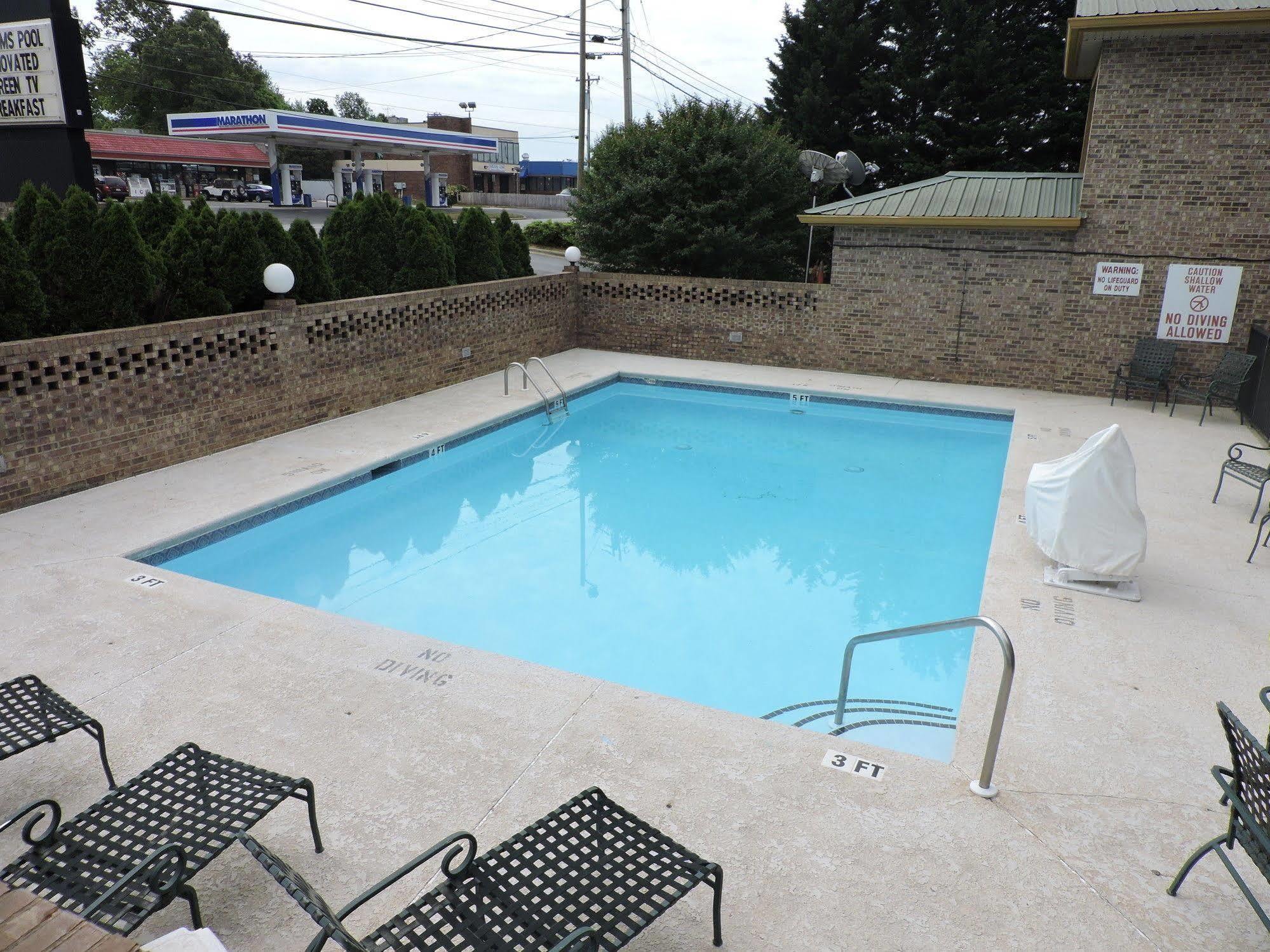 Days Inn Conover/Hickory Екстериор снимка